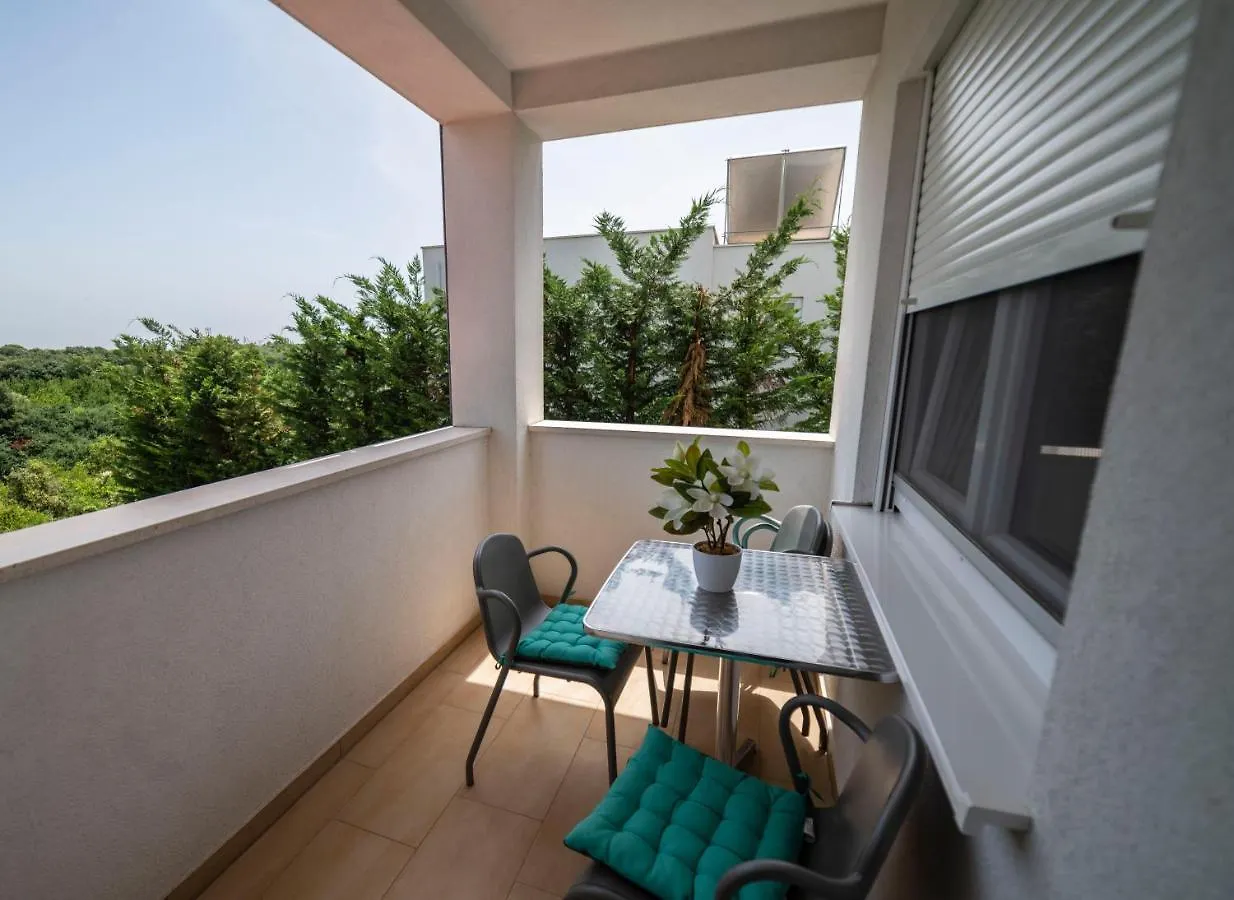 Apartments Adriana Pula 0*,  Croatia