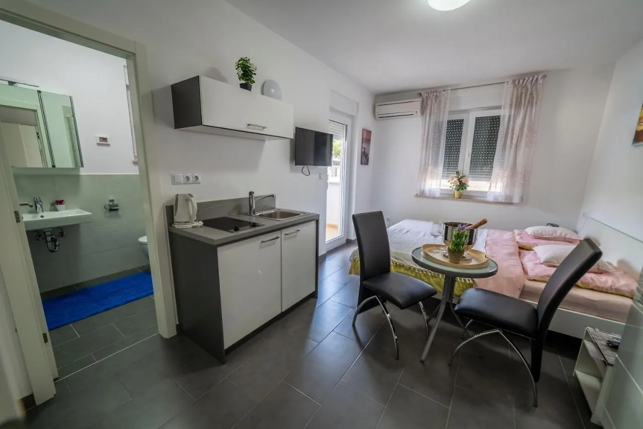 Apartments Adriana Pula